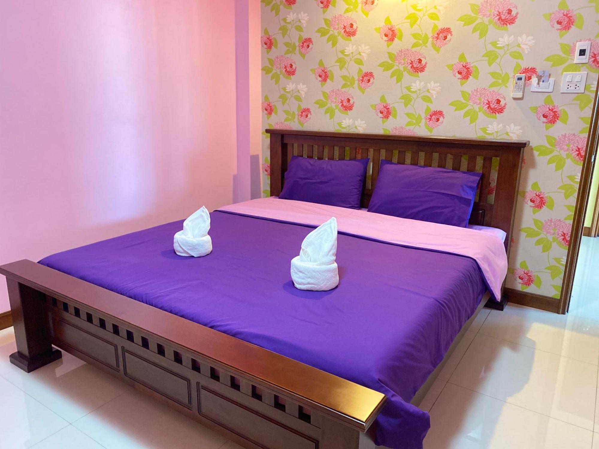 Hotel Rak Ban Kerd House Ko Sichang Exterior foto