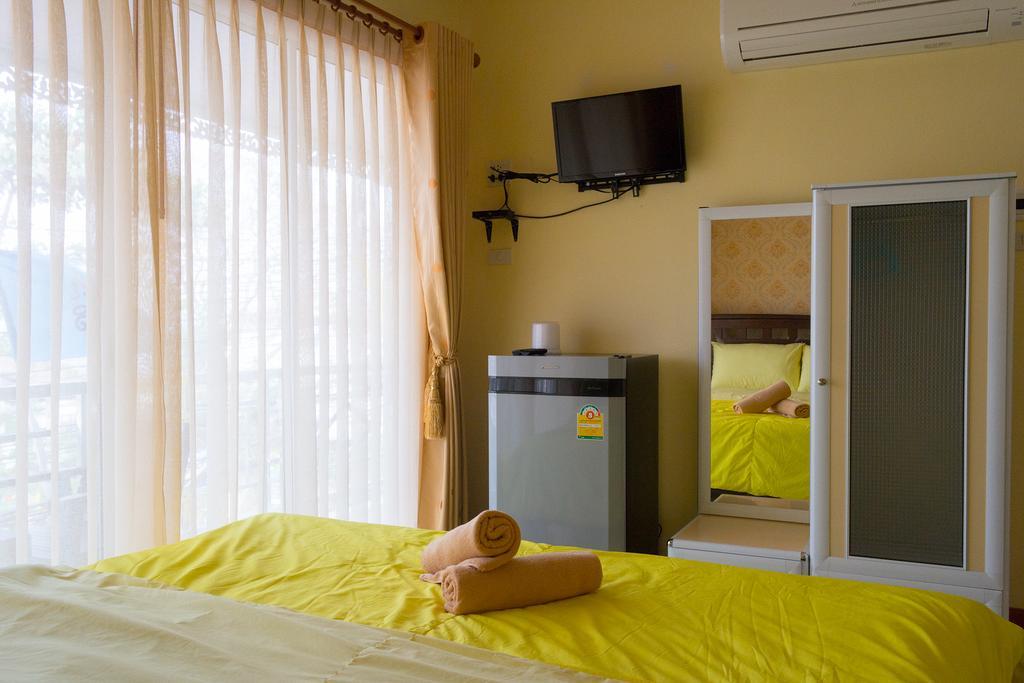 Hotel Rak Ban Kerd House Ko Sichang Zimmer foto