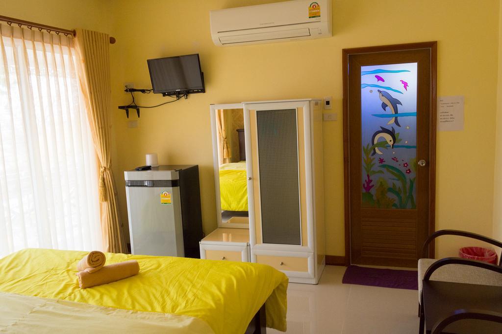 Hotel Rak Ban Kerd House Ko Sichang Zimmer foto